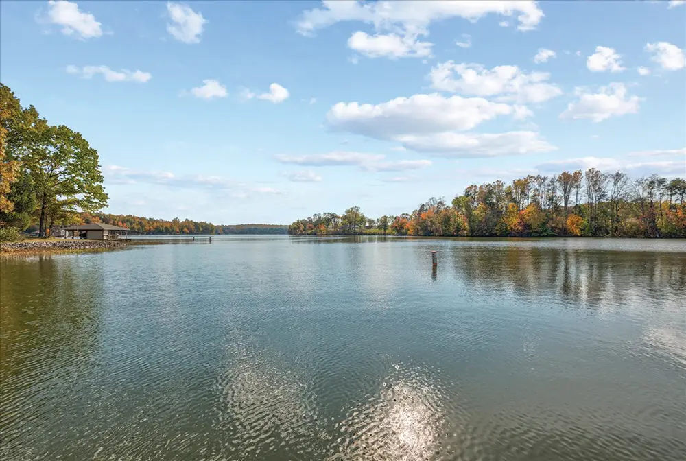 buy a vacation home at lake anna